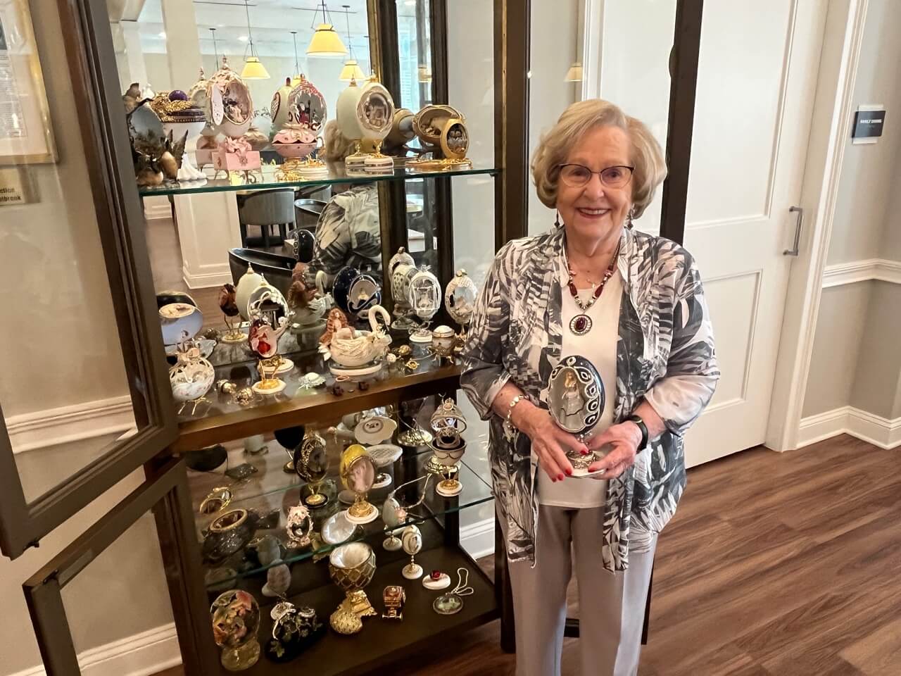 Carolyn Holbrook, Resident